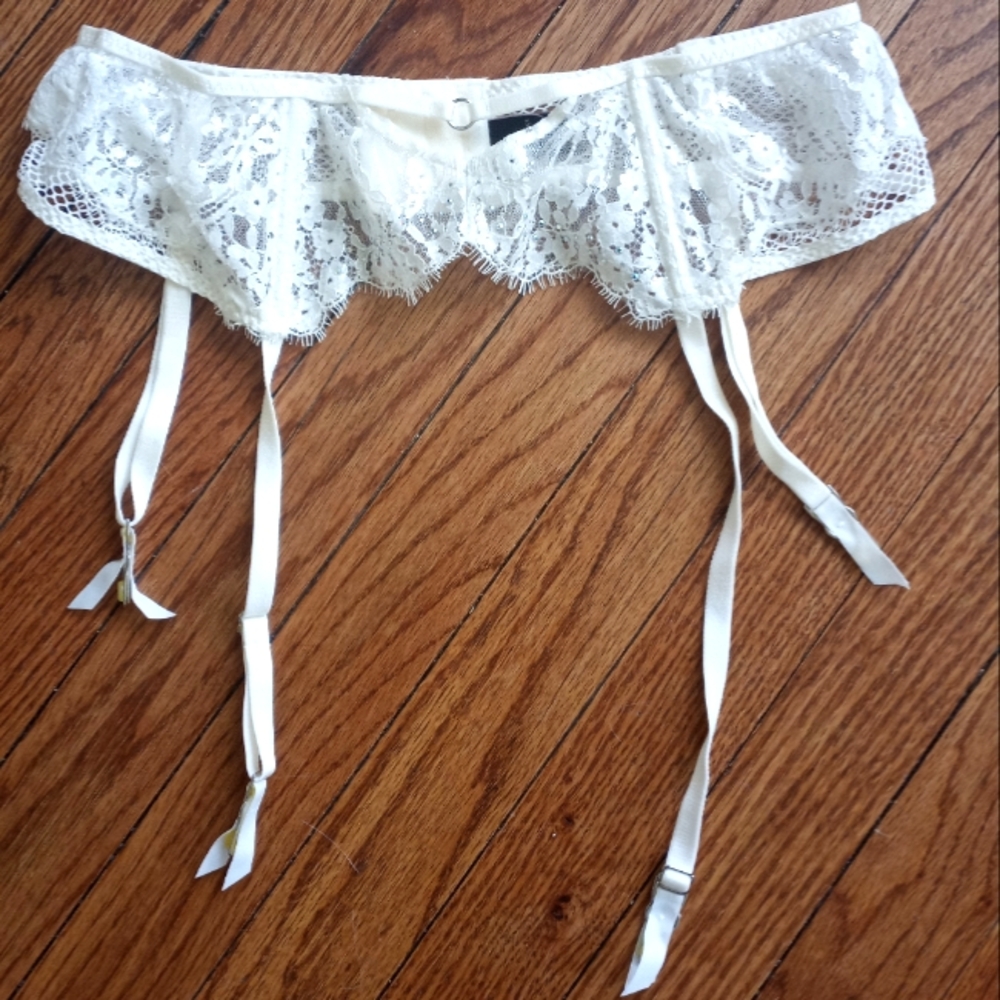💕Victoria secret garter belt💕